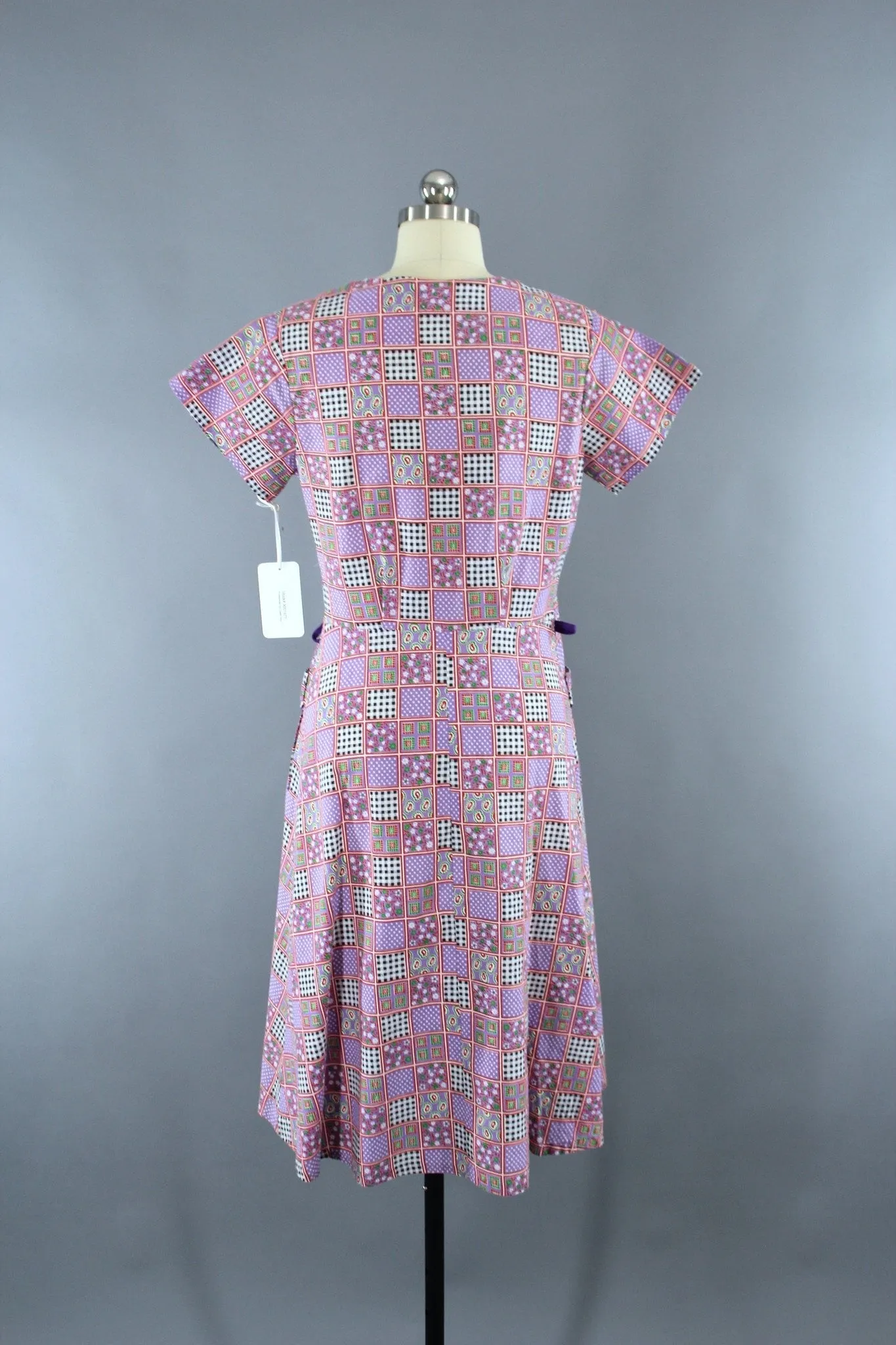 1950s Vintage Novelty Print Checkered Cotton Dress