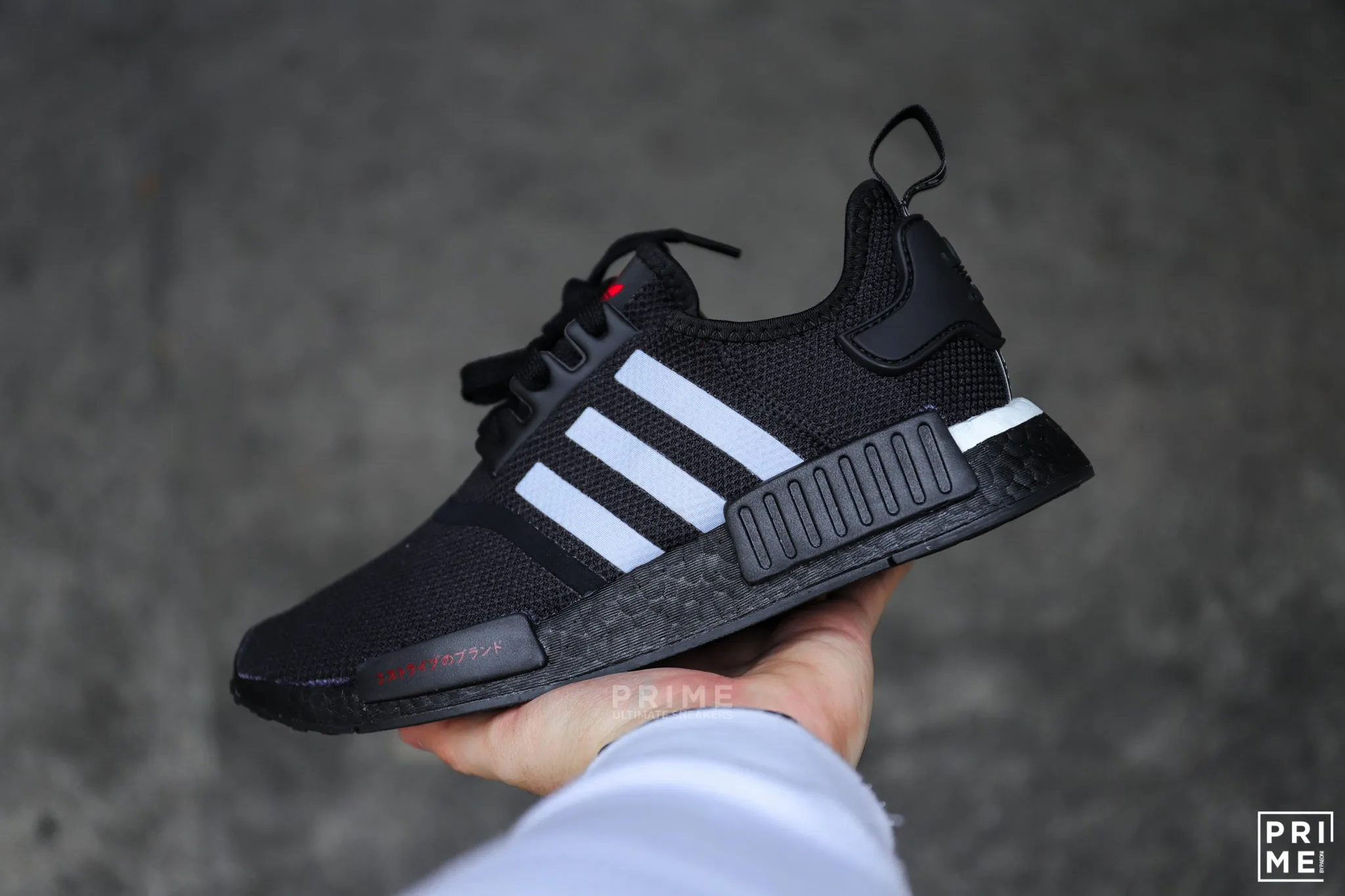 Adidas NMD R1 Core Black / Scarlet / Cloud White (H01926)