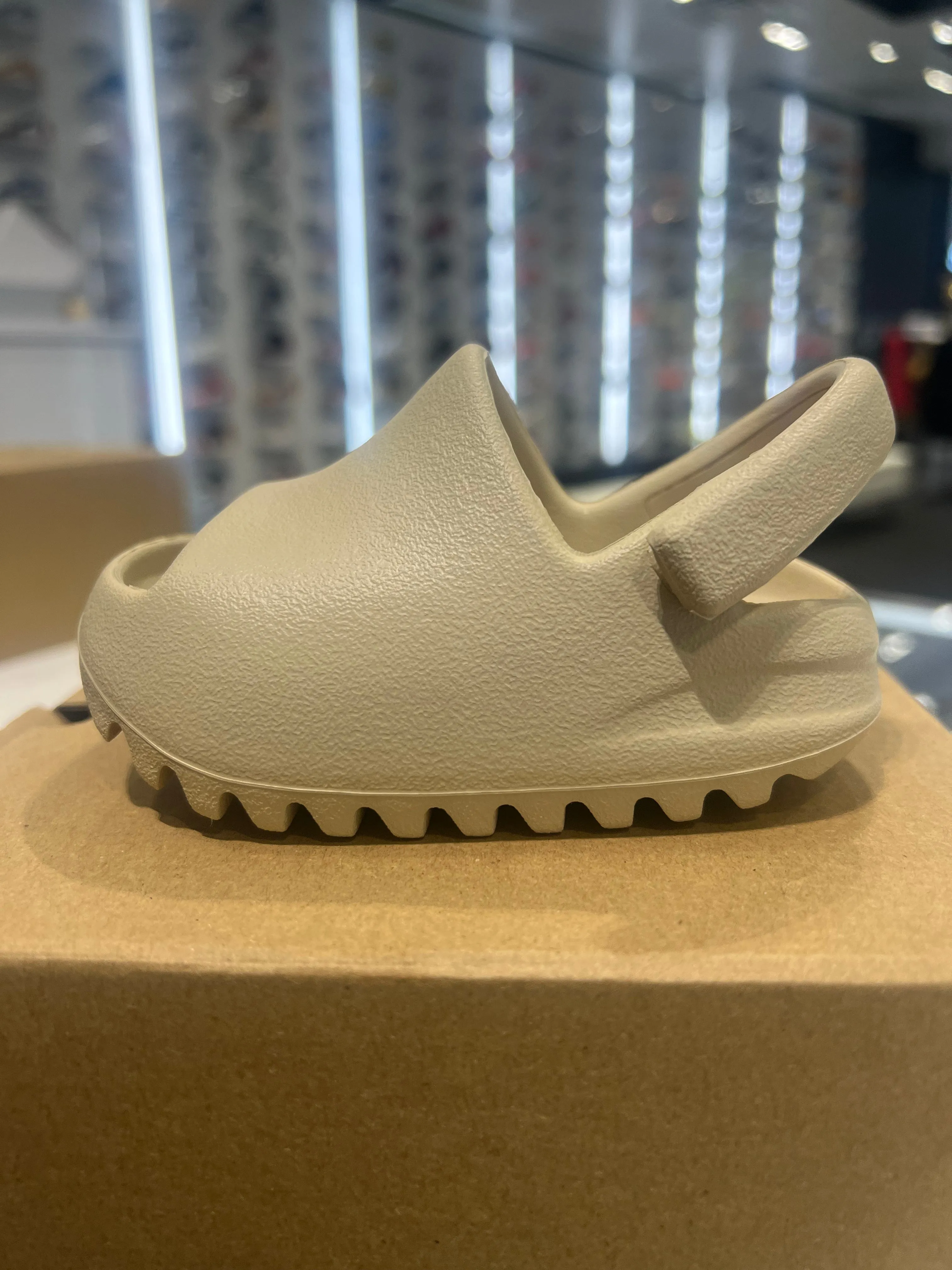 adidas Yeezy Slide Bone (2022 Restock)