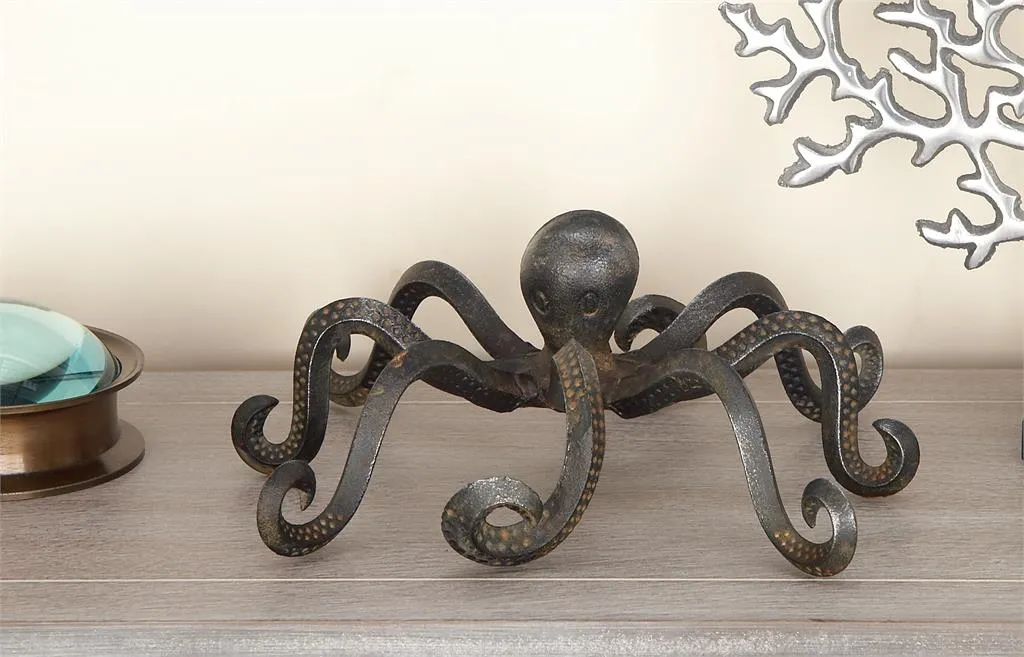 BLACK METAL OCTOPUS SCULPTURE WITH LONG TENTACLES AND SUCTIONS DETAILING