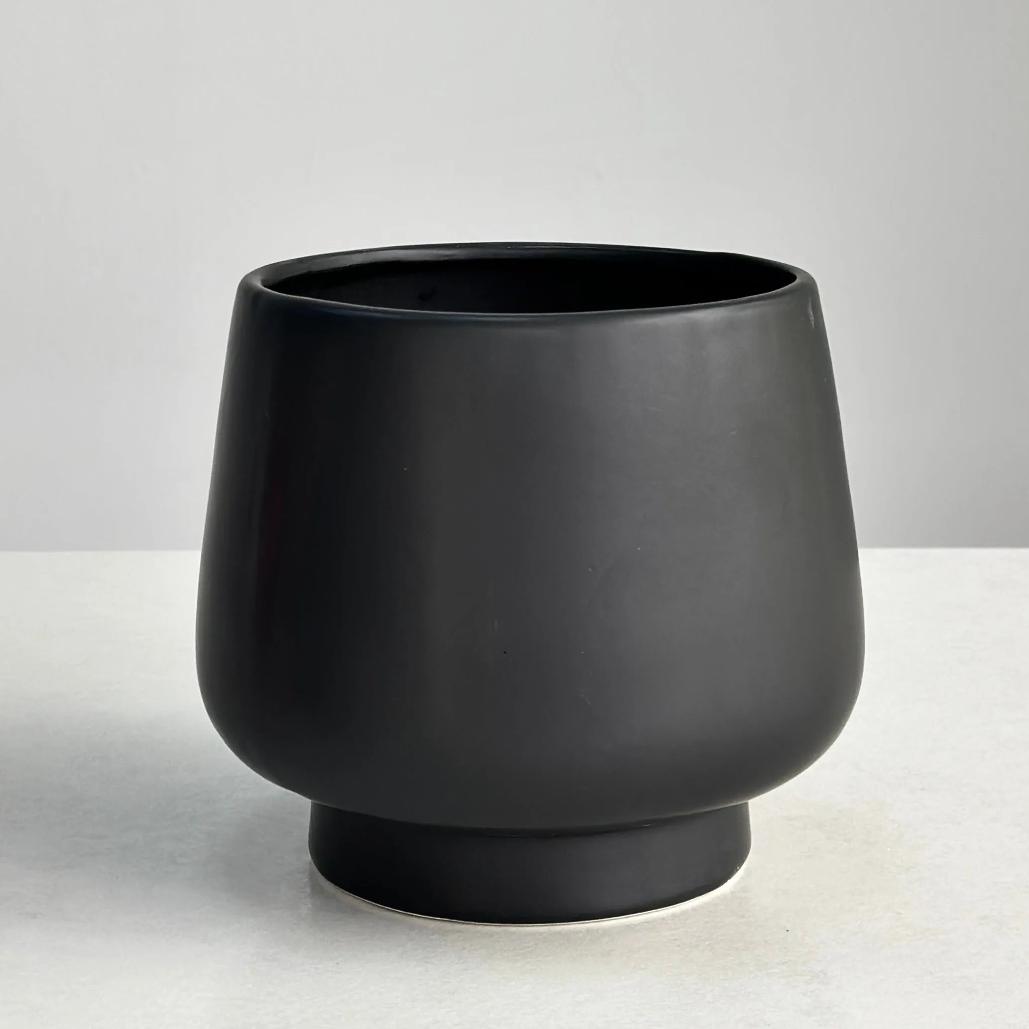 Ceramic Smooth Black Vase