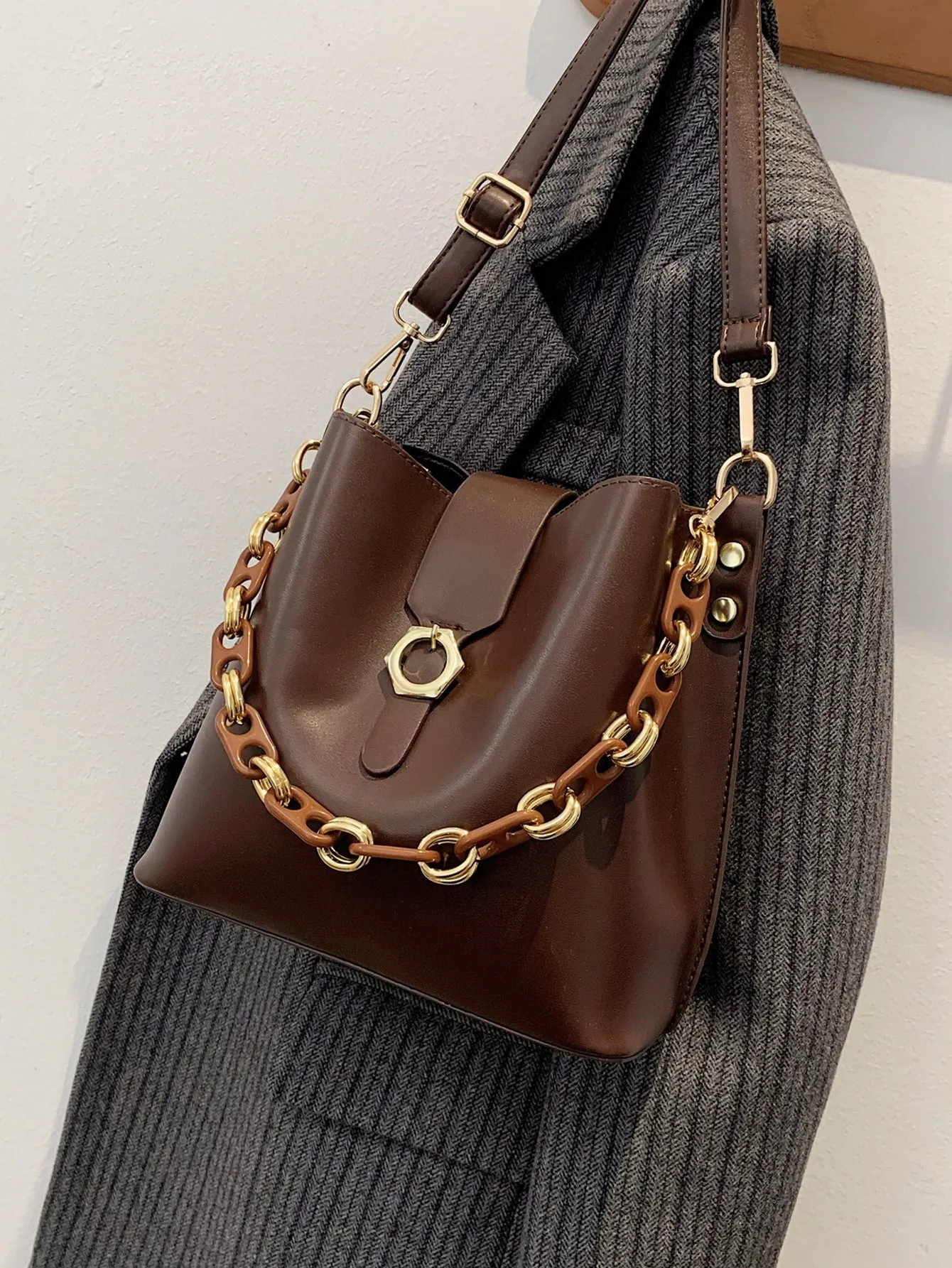 Chain Bucket Bag