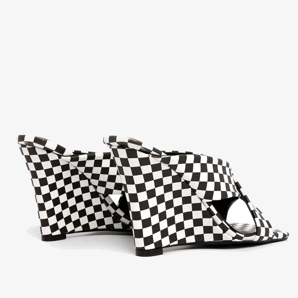 Chic Checkerboard Effect Patent Leather Square Toe Wedge Mules - Black