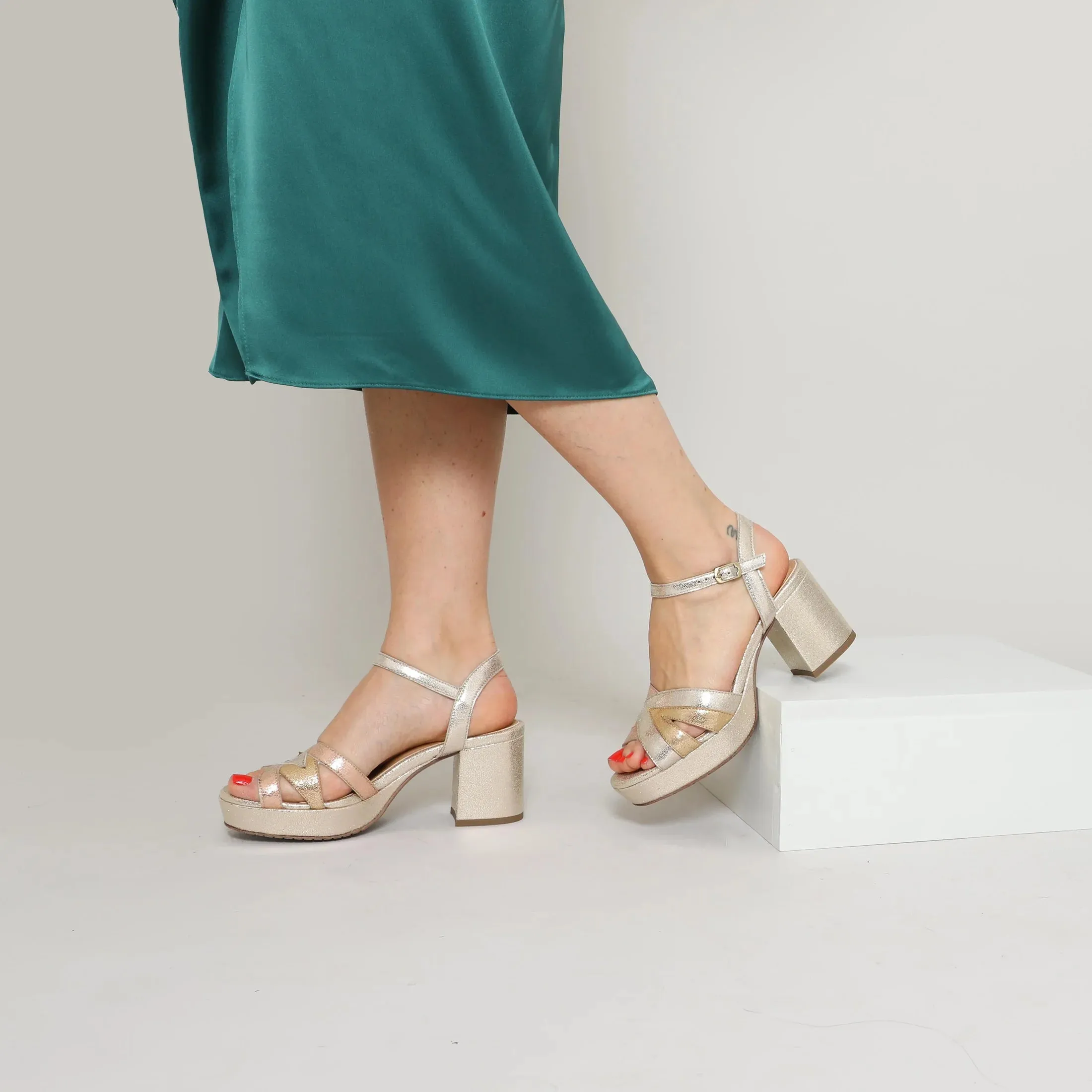 Esska Vegan Metallic Trio Sandal