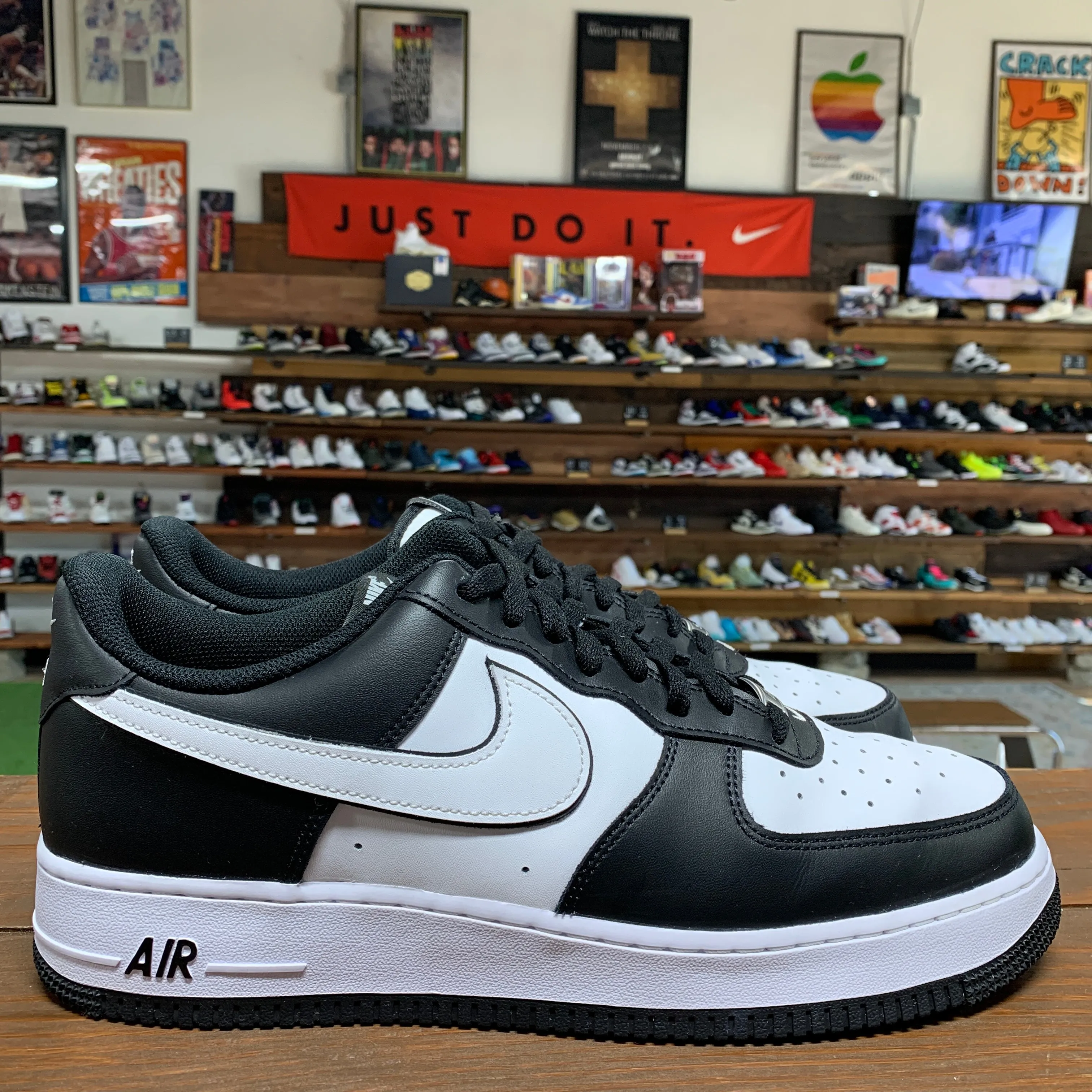 Nike Air Force 1 Low 'White Swoosh Panda' Size 13