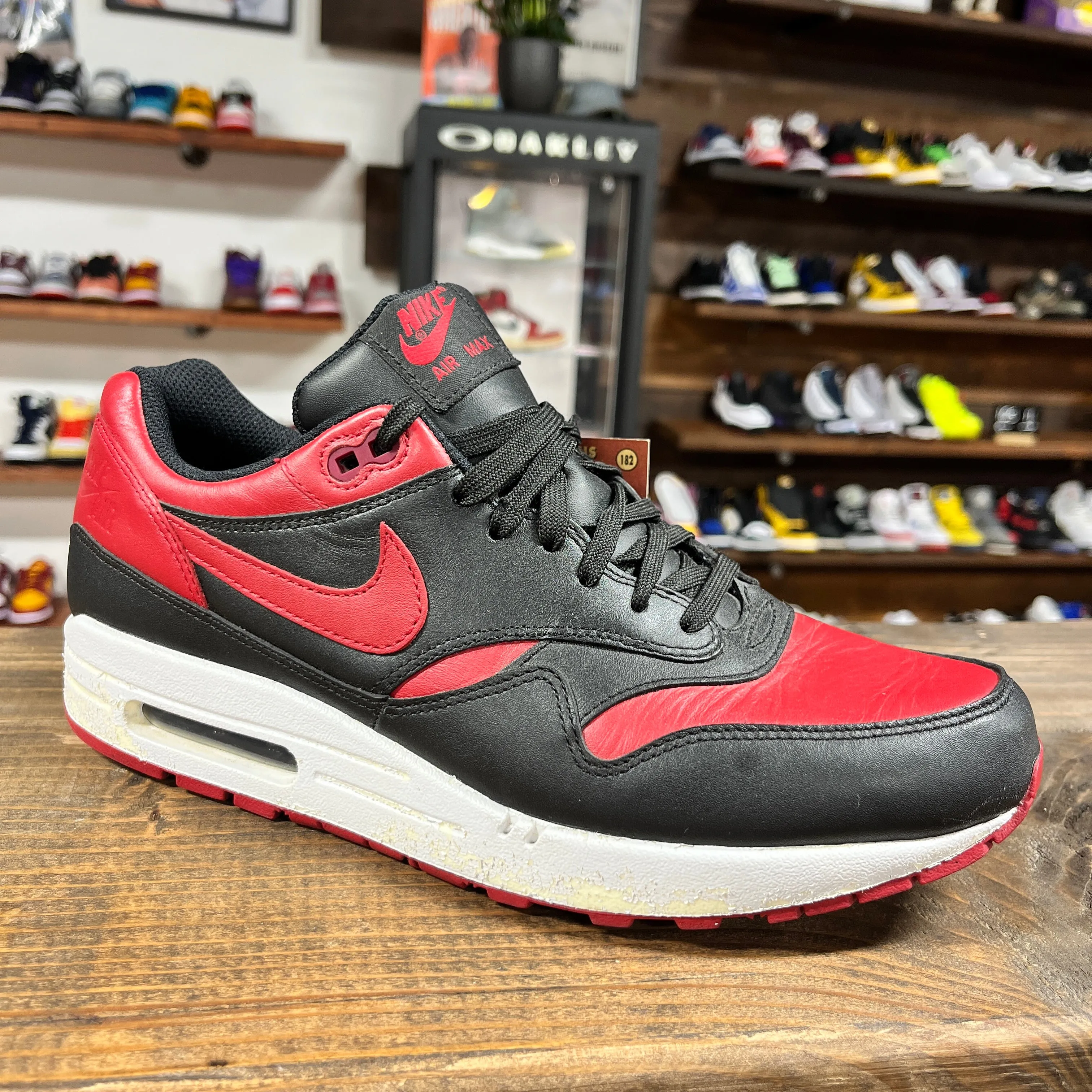 Nike Air Max 1 'Bred' Size 9.5