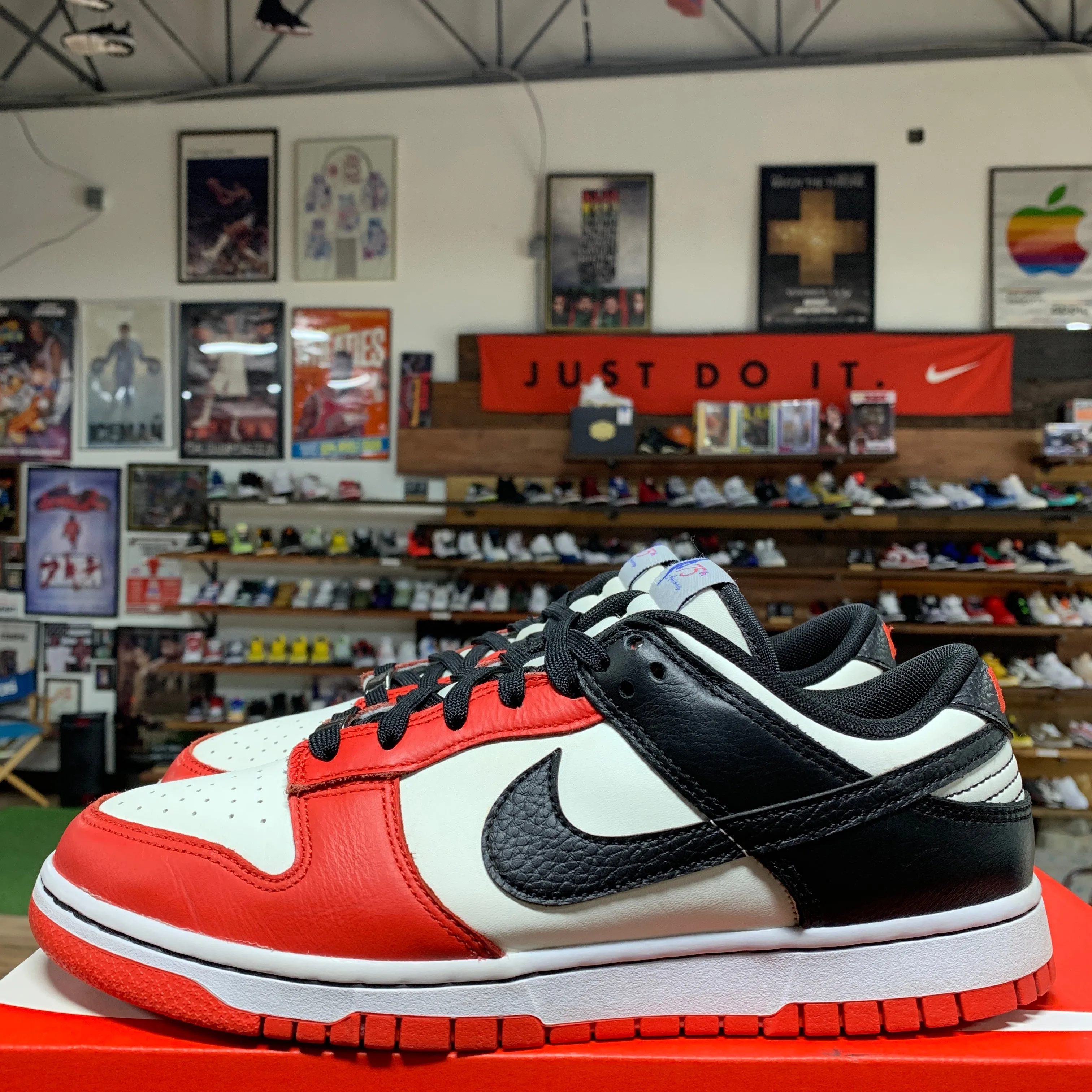 Nike Dunk Low 'Bulls 75th Anniversary' Size 8.5