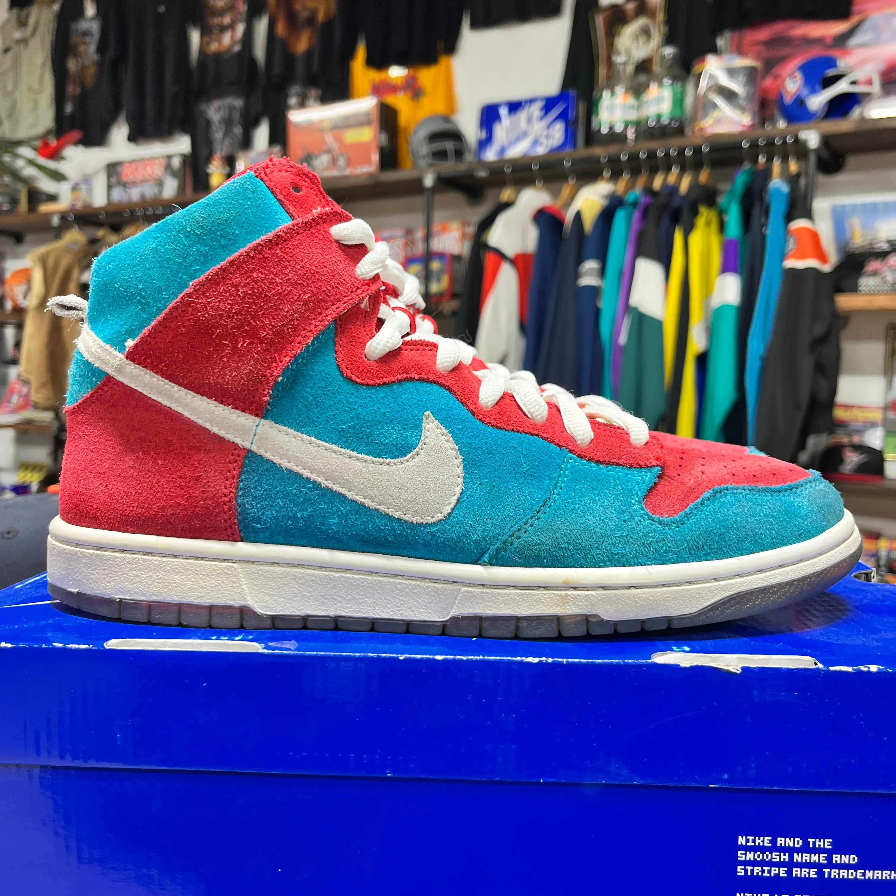 Nike SB Dunk High 'Bloody Gums' Size 10.5