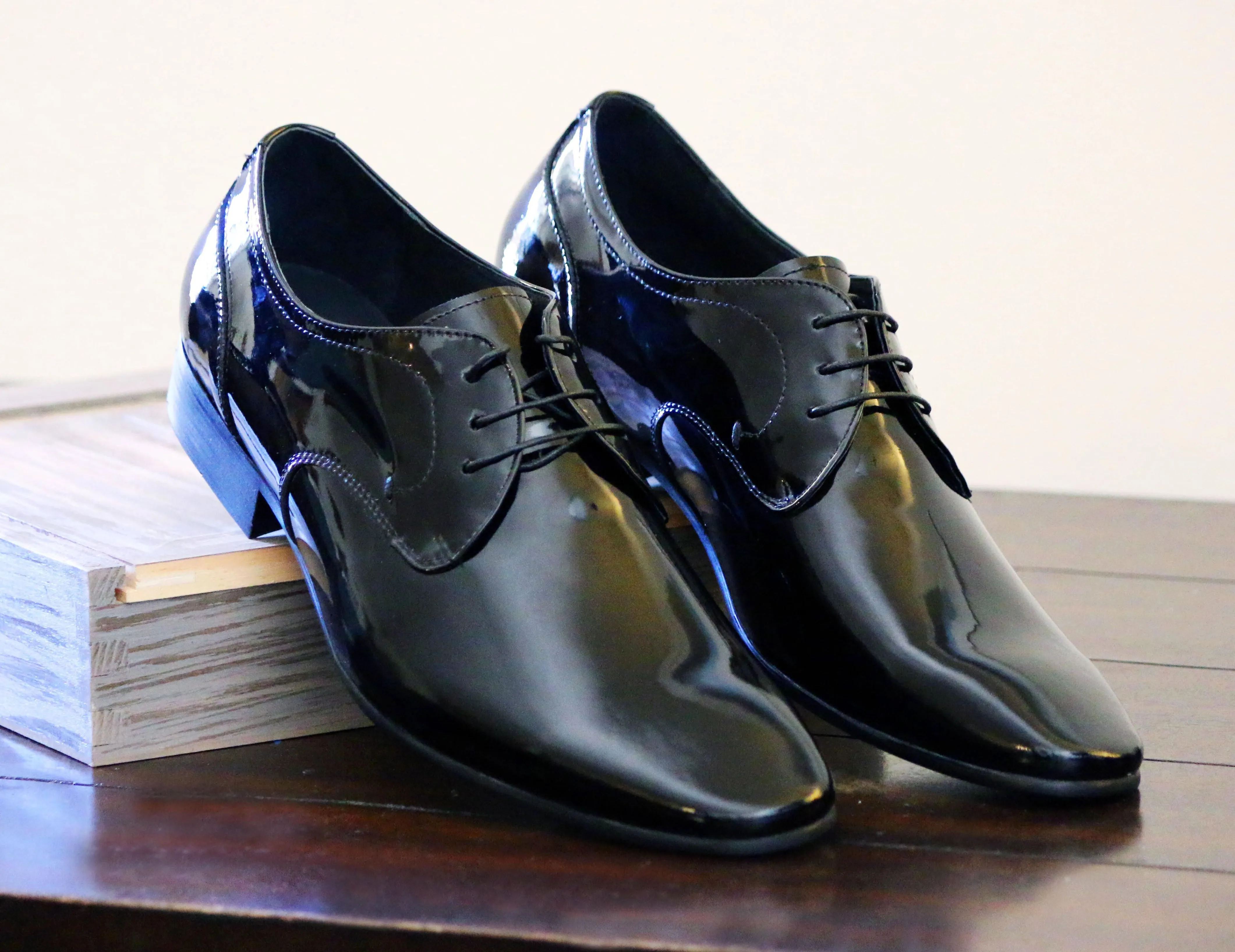 Patent Leather Lace-Up Oxford Black