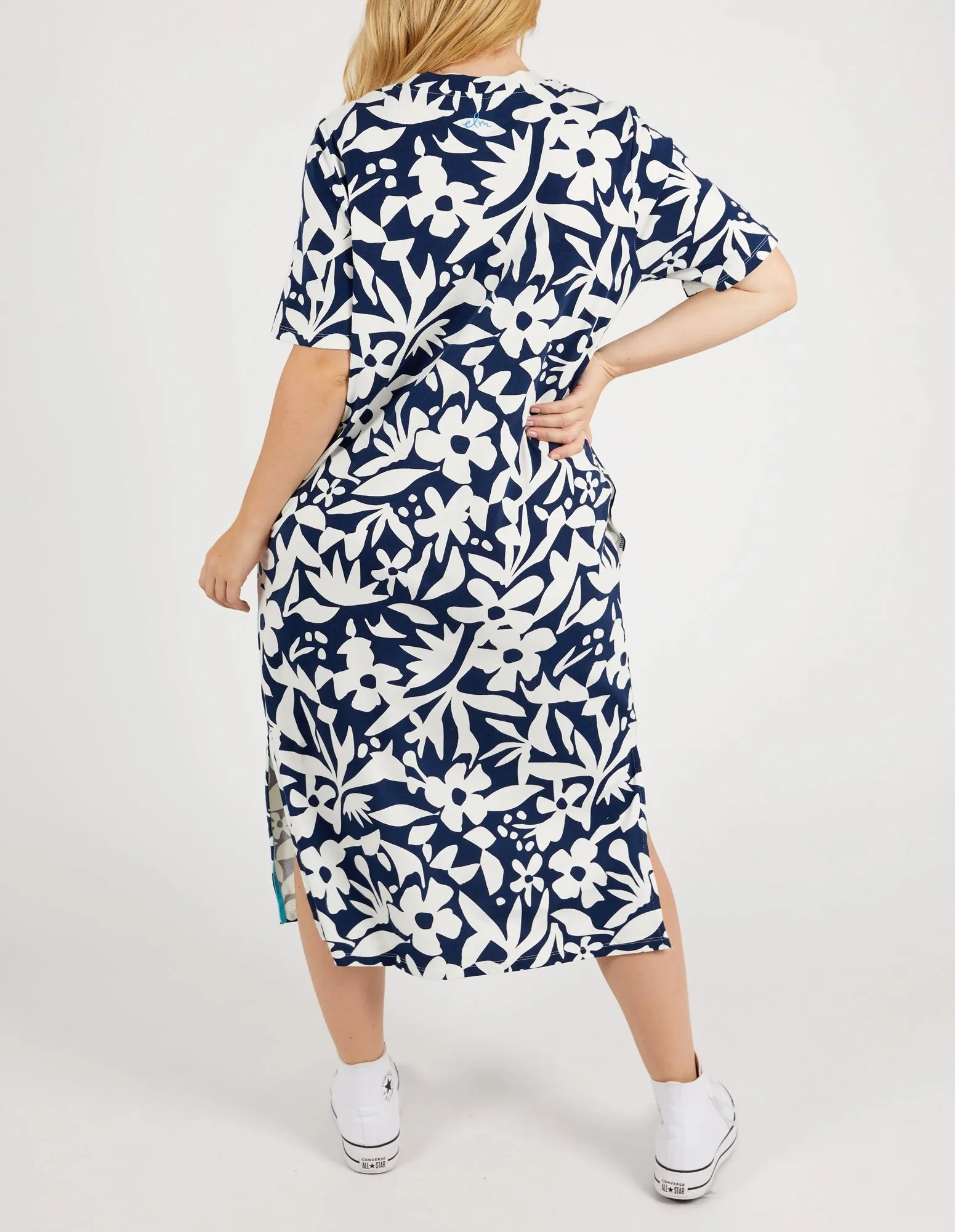 Stencil Floral Tee Dress Naval Blue Floral