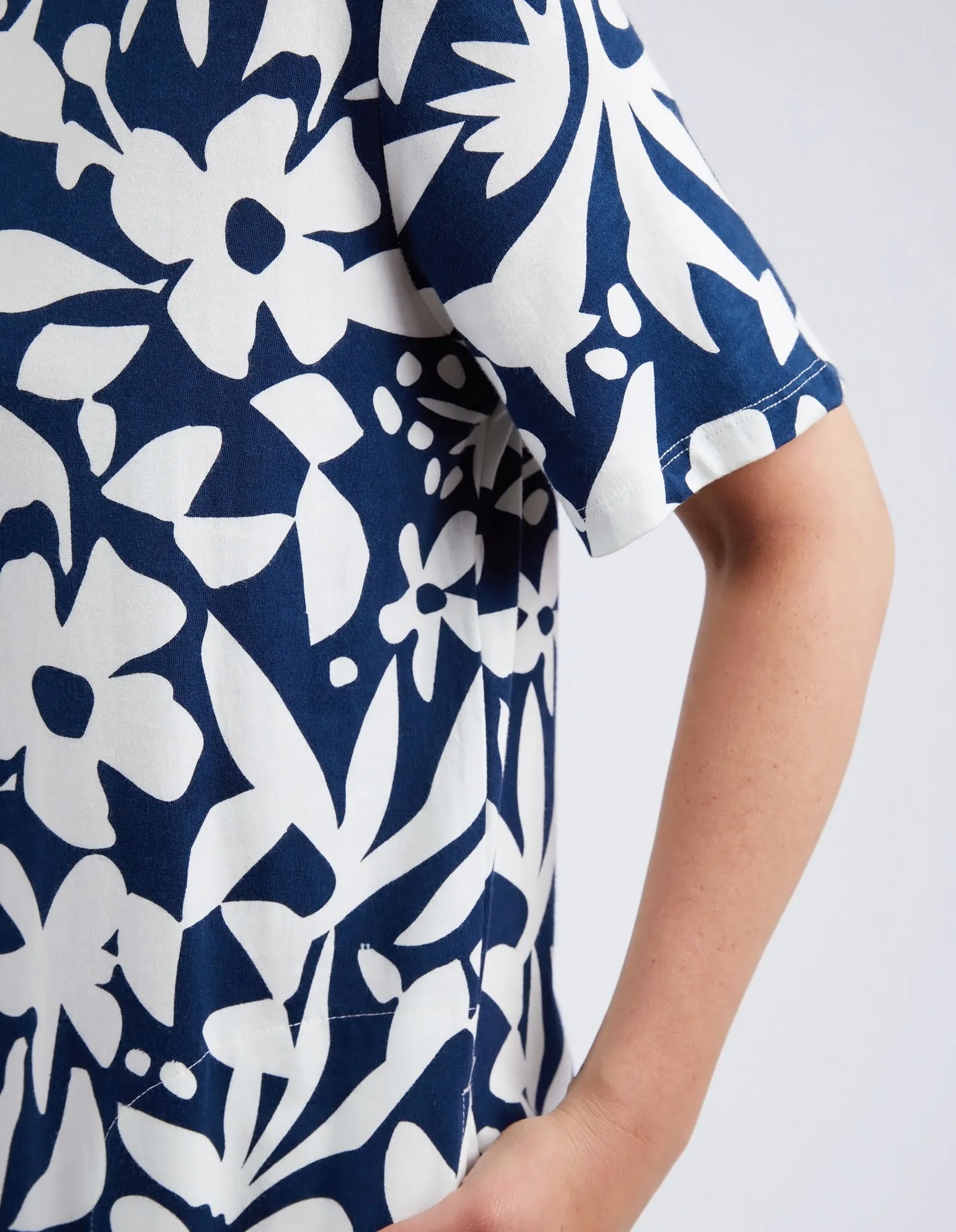 Stencil Floral Tee Dress Naval Blue Floral