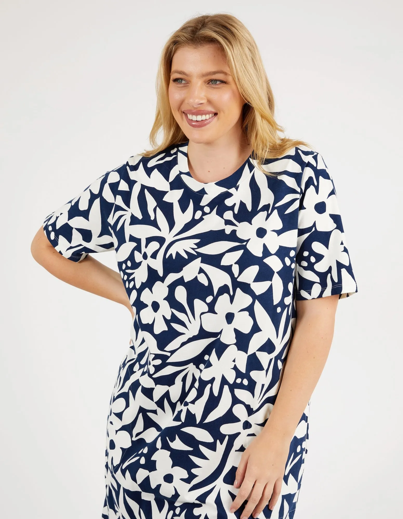 Stencil Floral Tee Dress Naval Blue Floral